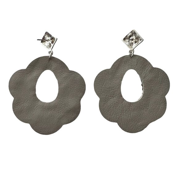 NIB Stella & Dot Dove Statement Earrings Beaded Silver Post - Picture 6 of 11